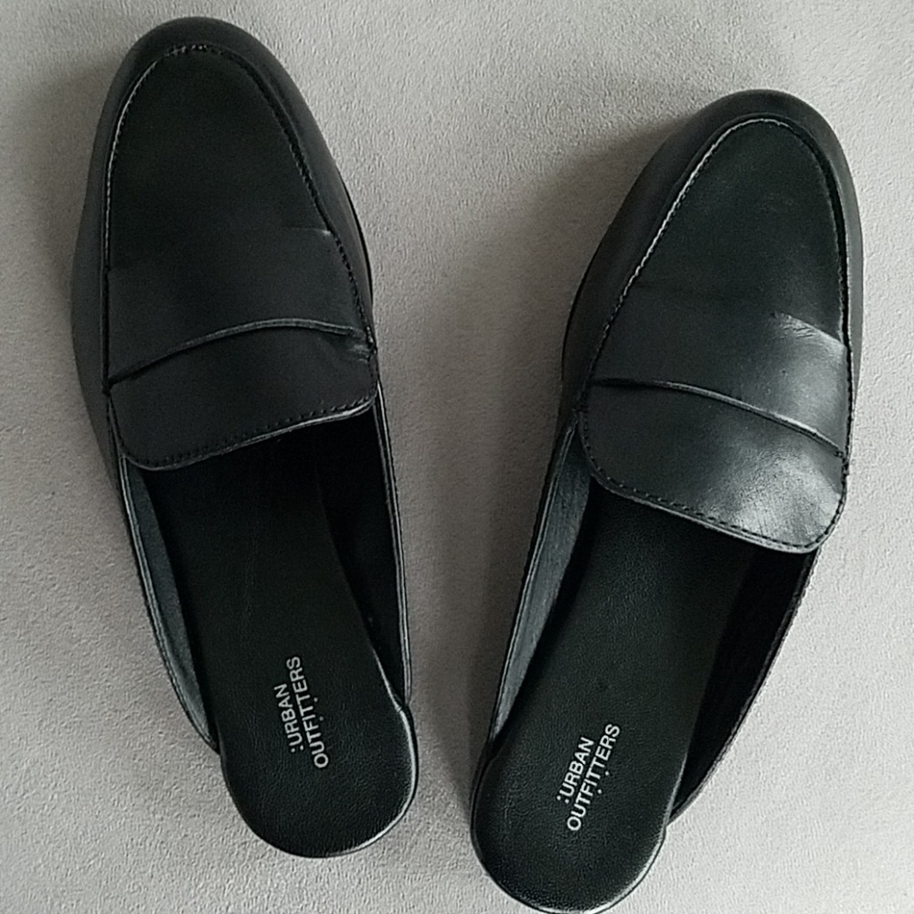 Urban outfitters new in box mule